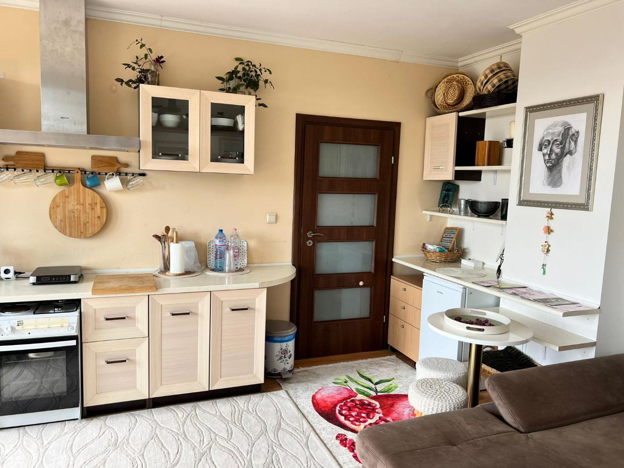 Downtown Central Apartment With Working Kitchen, City Views & Free Parking Kazanlŭk Exterior foto