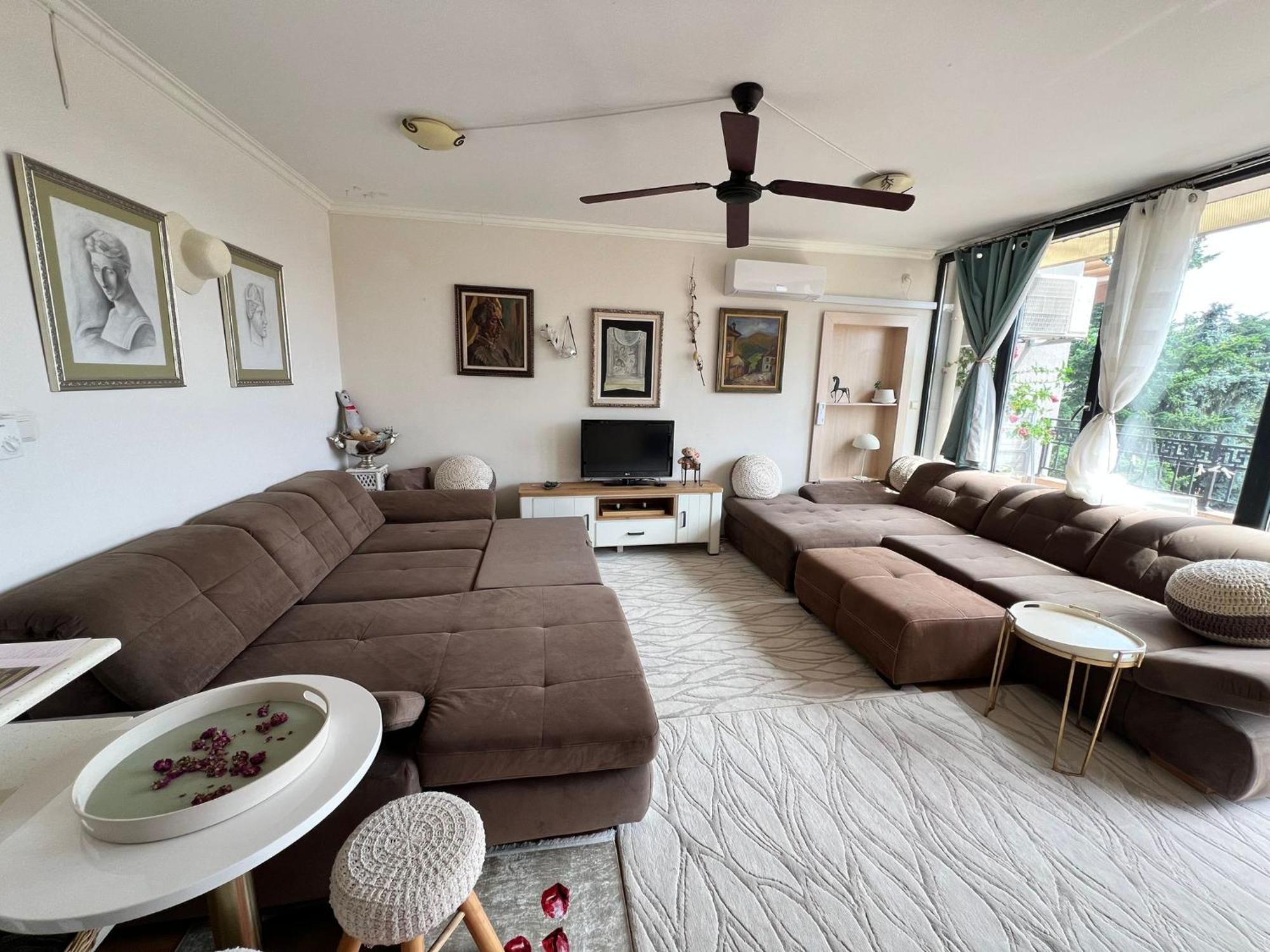 Downtown Central Apartment With Working Kitchen, City Views & Free Parking Kazanlŭk Exterior foto